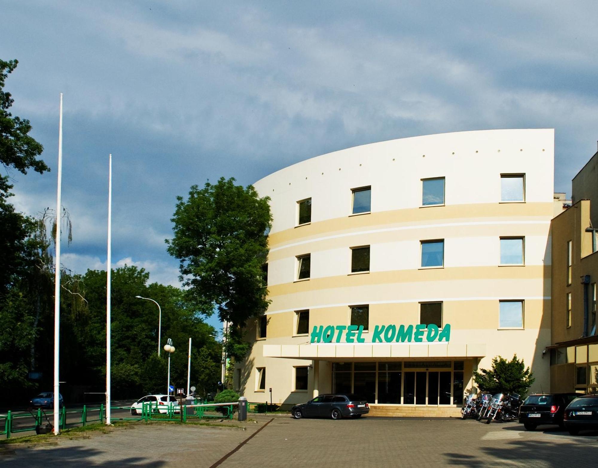 Hotel Komeda オストルフ・ビエルコポルスキ エクステリア 写真