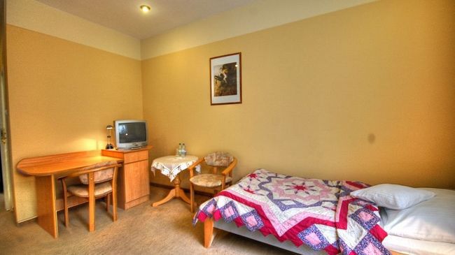Hotel Komeda オストルフ・ビエルコポルスキ 部屋 写真